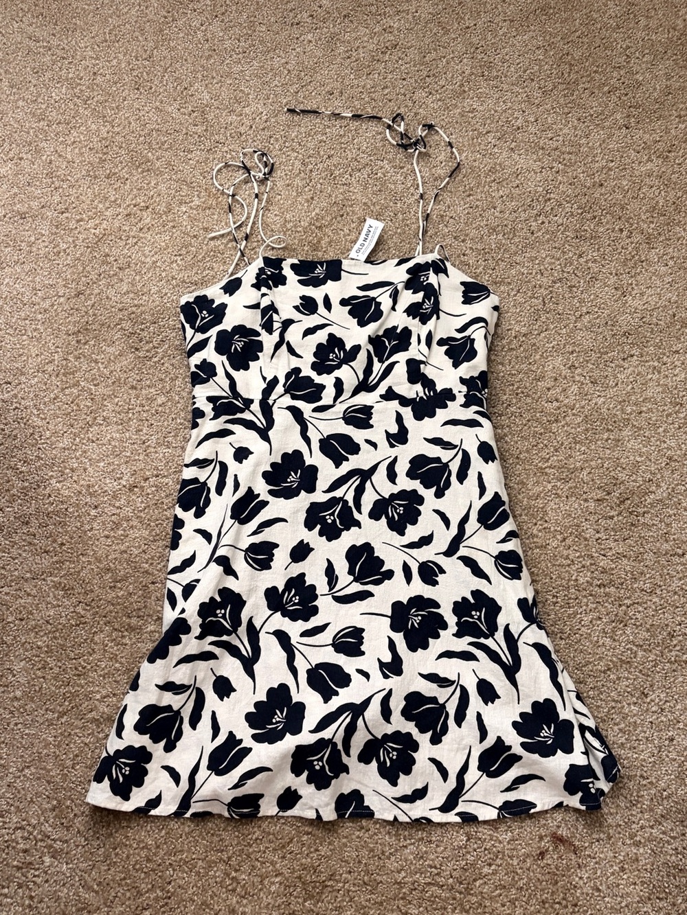 Old Navy Black & White Floral Spaghetti-Strap Dress